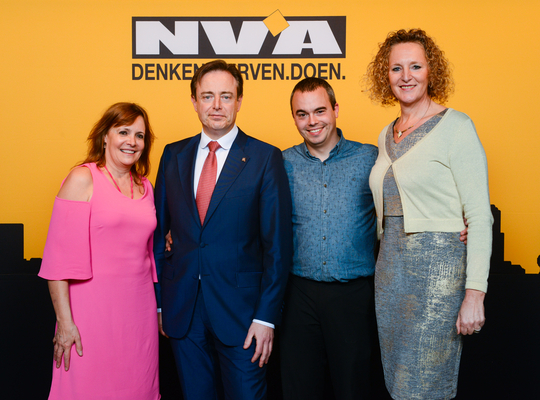 Els Cools (secretaris), Bart De Wever, Kevin Van Rossem, Kristine De Saeger