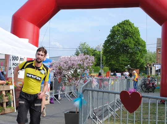 Thomas De Coster loopt voor de vierde keer over de meet